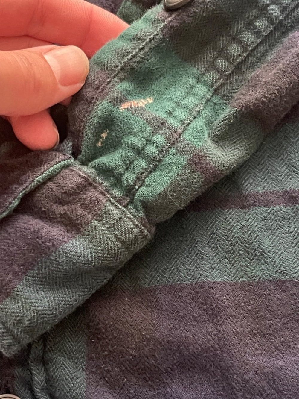 J.Crew Flannel Shirt Men’s L Slim Fit Green Black Buffalo Plaid Cotton Button Up - Picture 3 of 10
